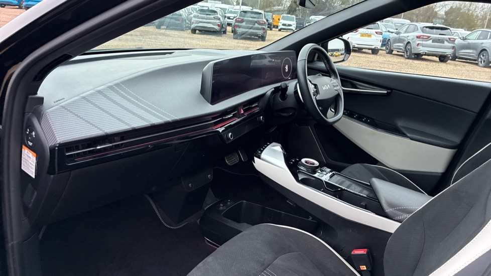 Used Kia EV6 2024 for sale - 77047748: Photo 10