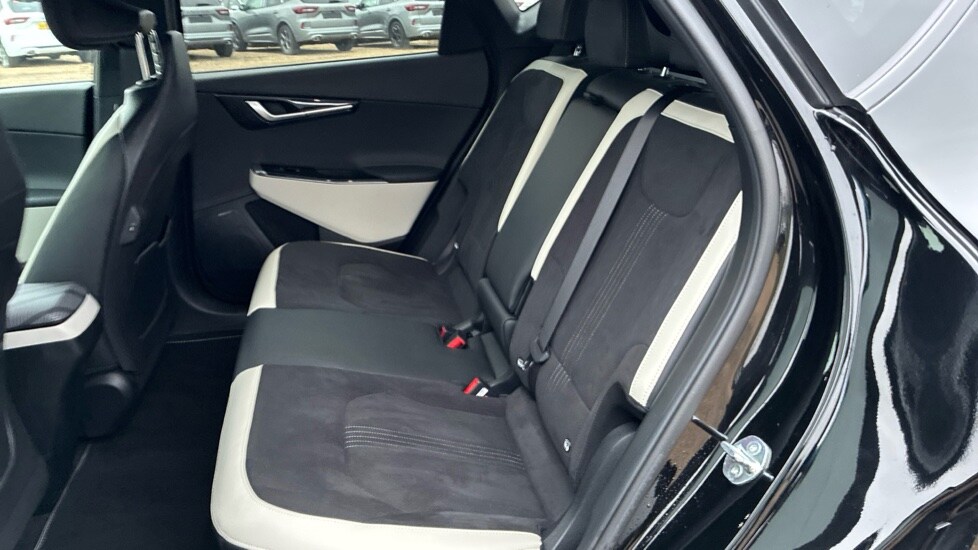 Used Kia EV6 2024 for sale - 77047748: Photo 14