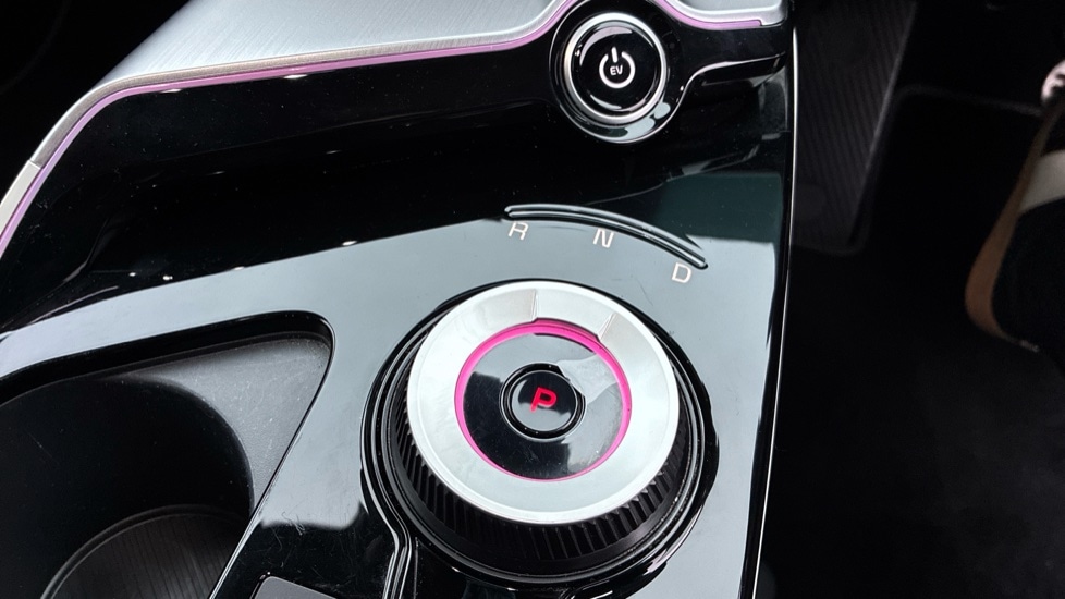 Used Kia EV6 2024 for sale - 77047748: Photo 29