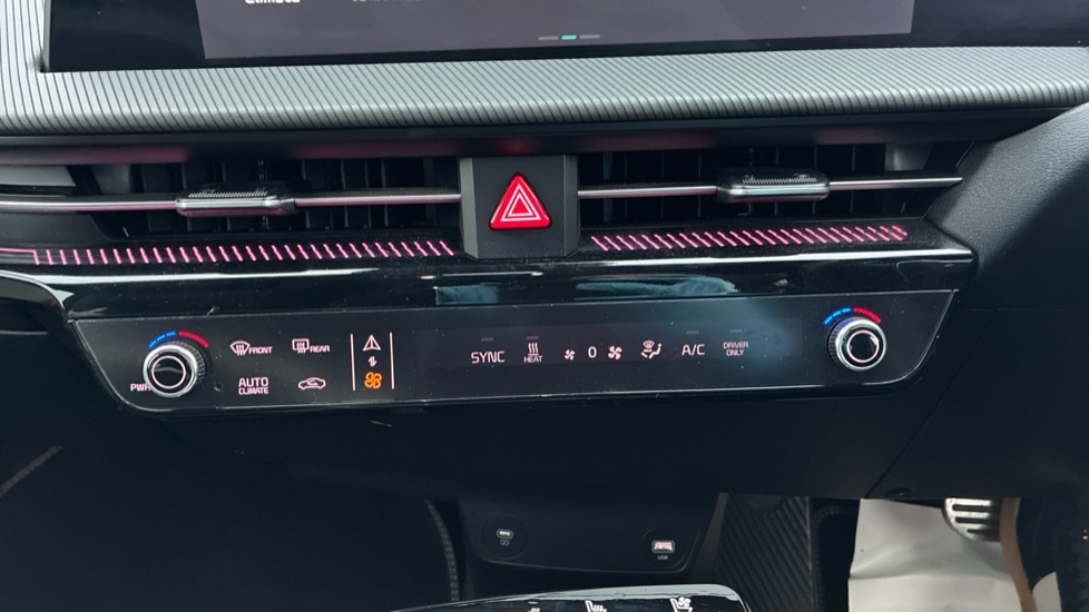 Used Kia EV6 2024 for sale - 77047748: Photo 40