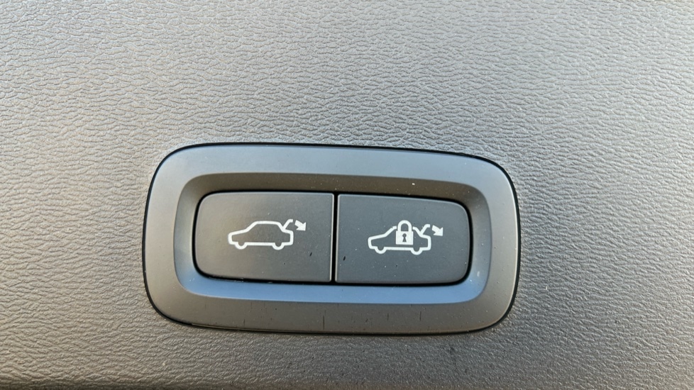 Used Volvo XC40 2024 for sale - 76021875: Photo 45