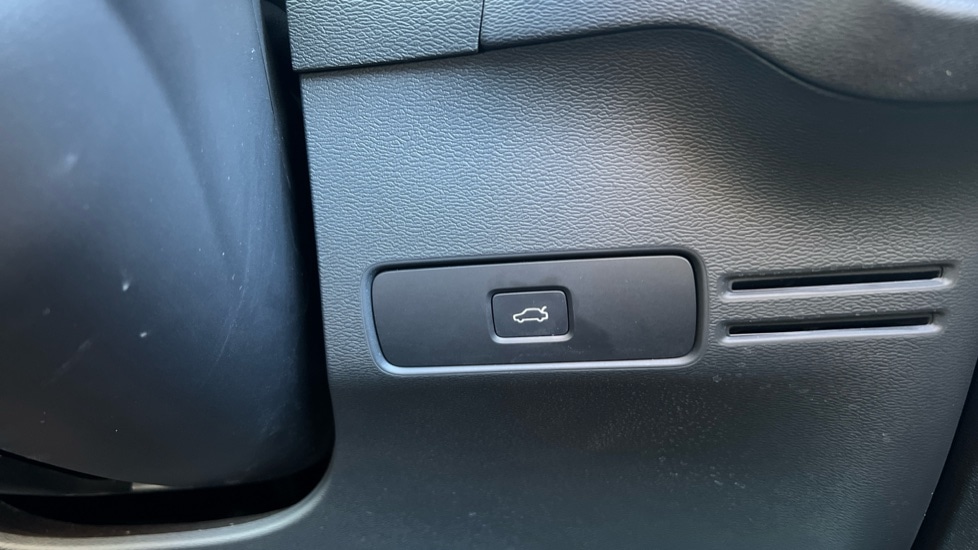 Used Volvo XC40 2024 for sale - 76021875: Photo 46