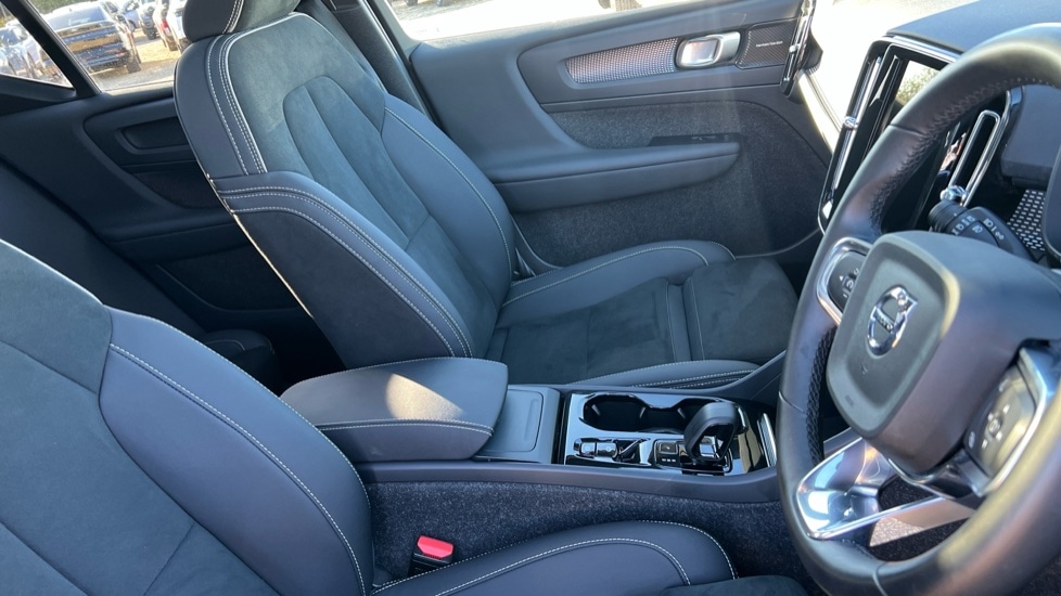Used Volvo XC40 2024 for sale - 76021875: Photo 9