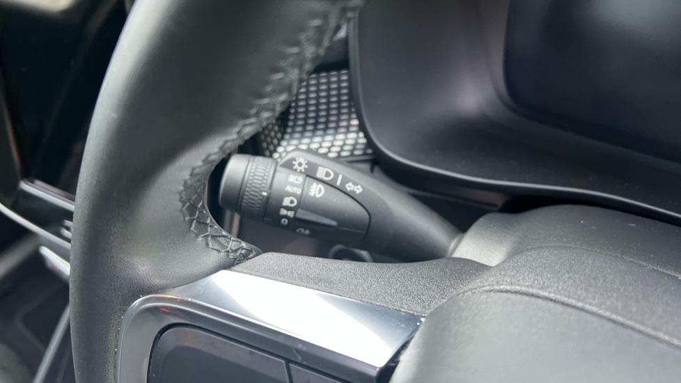 Used Volvo XC40 2022 for sale - 76754640: Photo 29