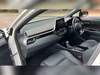 Used Toyota C-HR 2019 for sale - 75595729: Photo