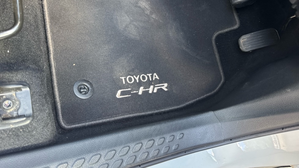 Used Toyota C-HR 2019 for sale - 75595729: Photo 51