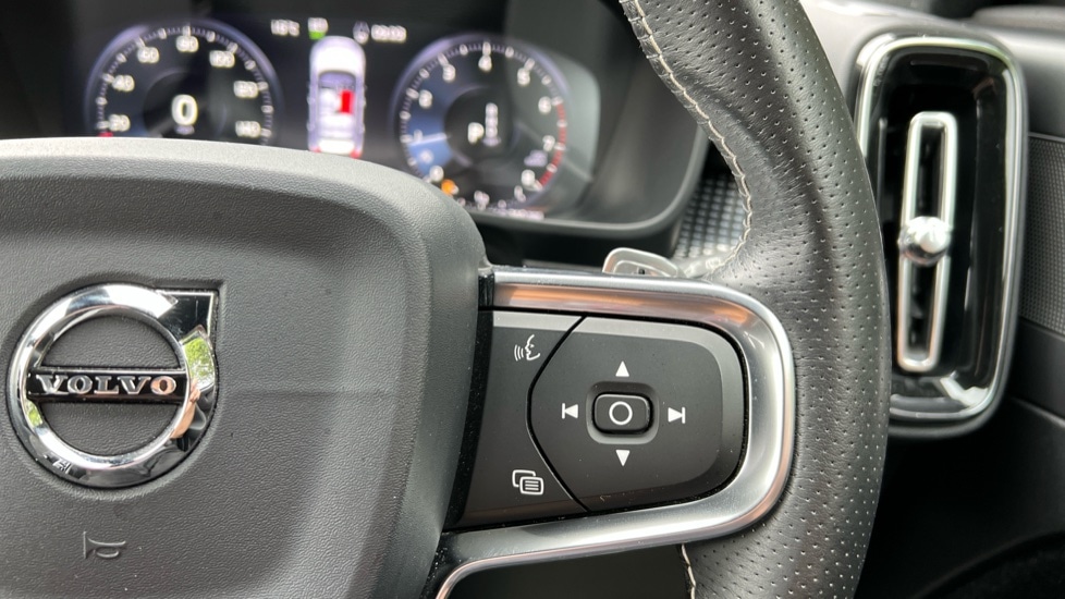Used Volvo XC40 2020 for sale - 76025363: Photo 25