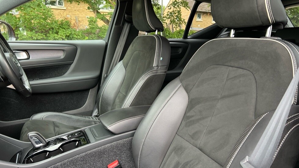 Used Volvo XC40 2020 for sale - 76025363: Photo 37
