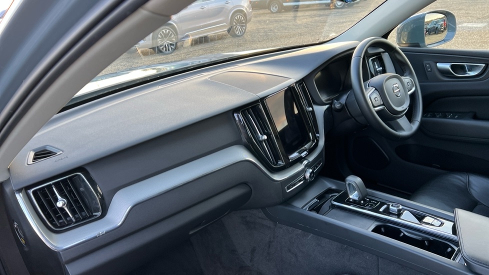 Used Volvo XC60 2023 for sale - 75984836: Photo 4