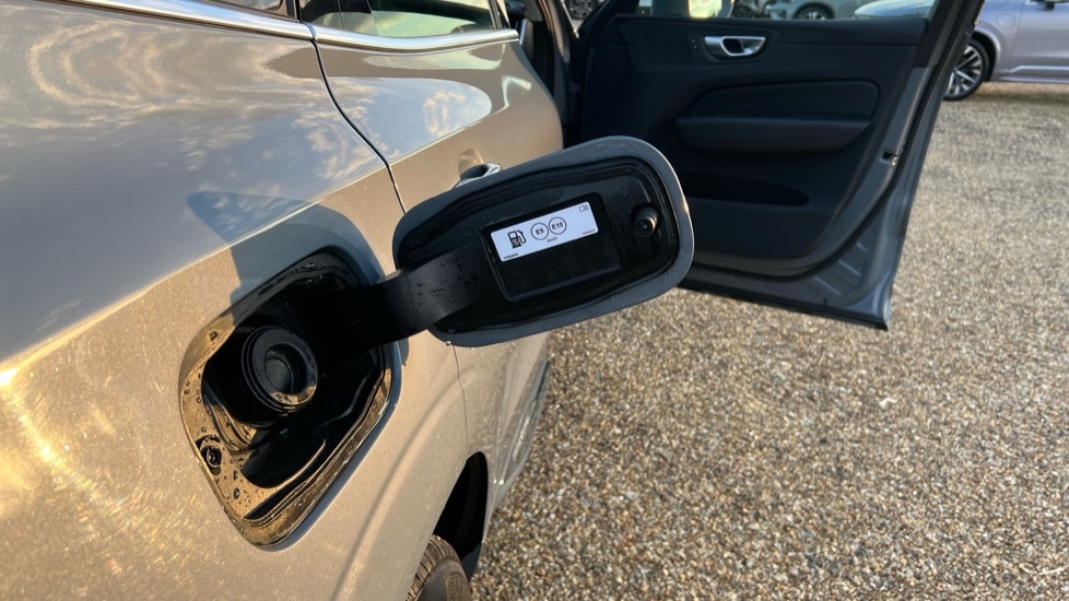 Used Volvo XC60 2023 for sale - 75984836: Photo 42