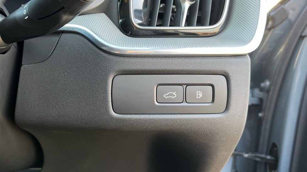Used Volvo XC60 2023 for sale - 75984836: Photo 46