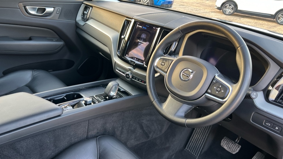 Used Volvo XC60 2023 for sale - 75984836: Photo 5