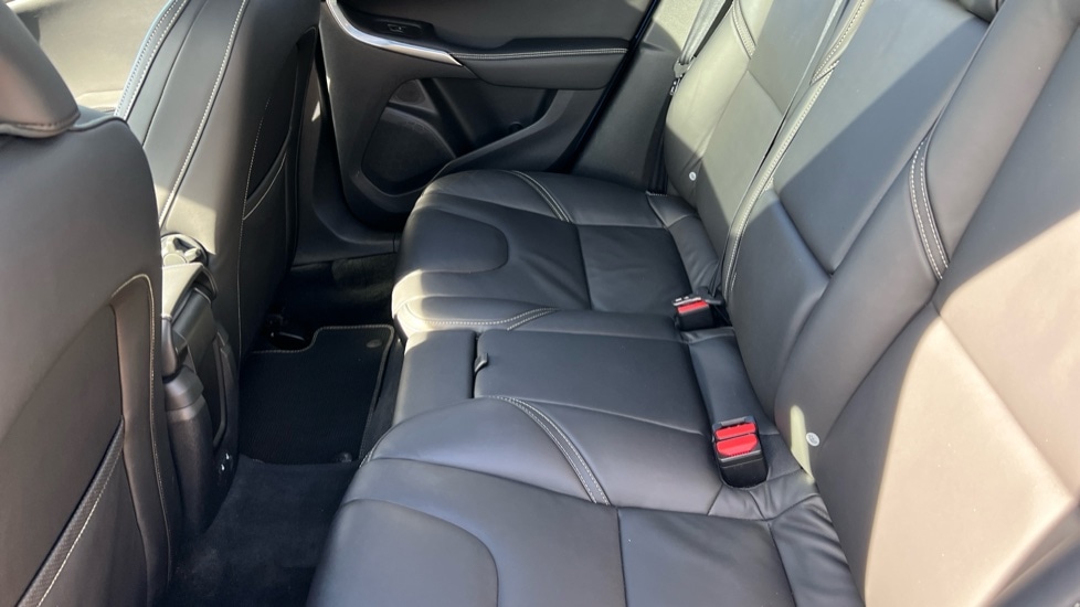 Used Volvo V40 2019 for sale - 75984858: Photo 10