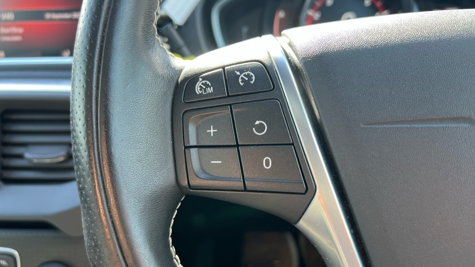 Used Volvo V40 2019 for sale - 75984858: Photo 18