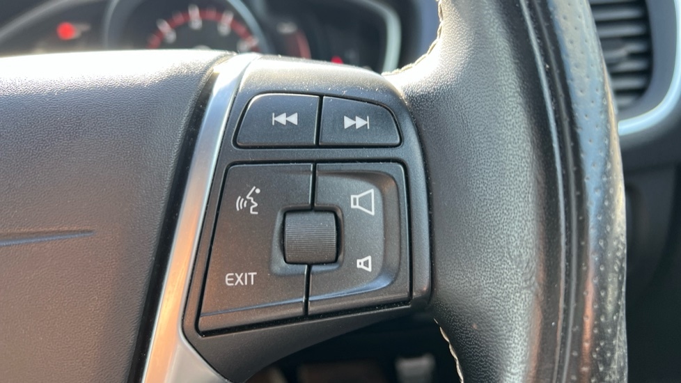 Used Volvo V40 2019 for sale - 75984858: Photo 19