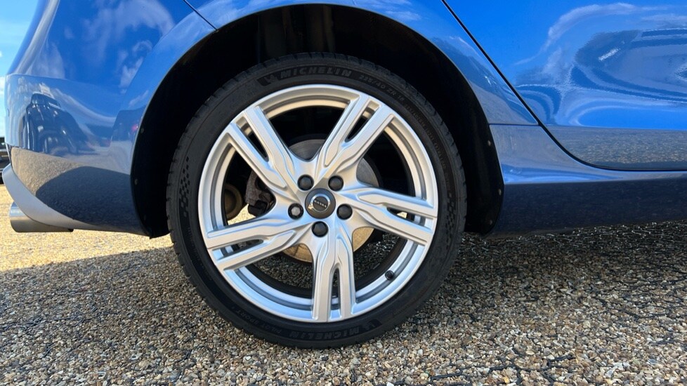 Used Volvo V40 2019 for sale - 75984858: Photo 24