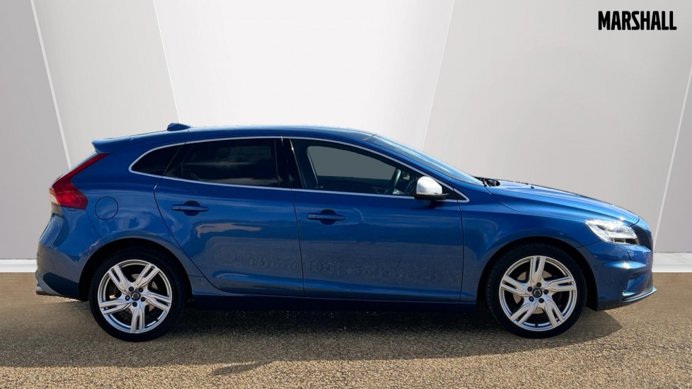 Used Volvo V40 2019 for sale - 75984858: Photo 3