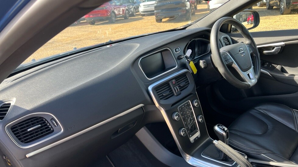 Used Volvo V40 2019 for sale - 75984858: Photo 4
