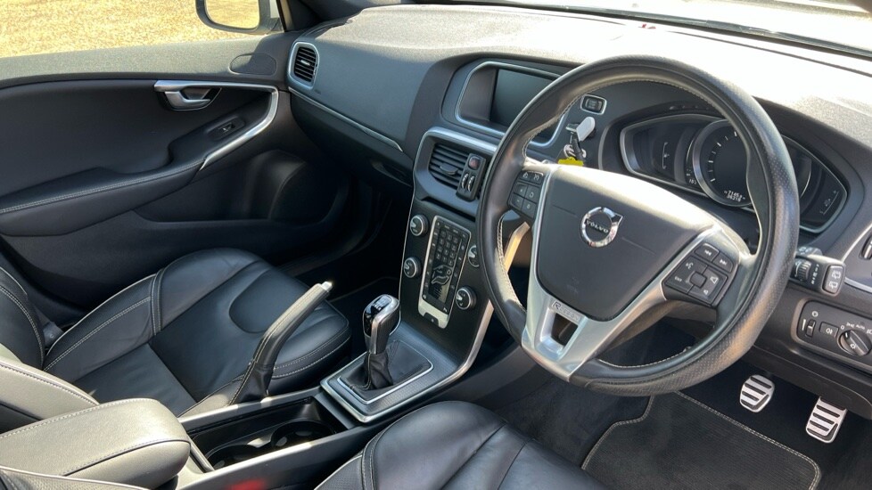 Used Volvo V40 2019 for sale - 75984858: Photo 5