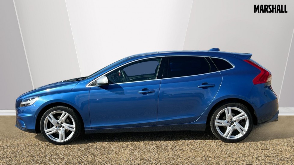 Used Volvo V40 2019 for sale - 75984858: Photo 8