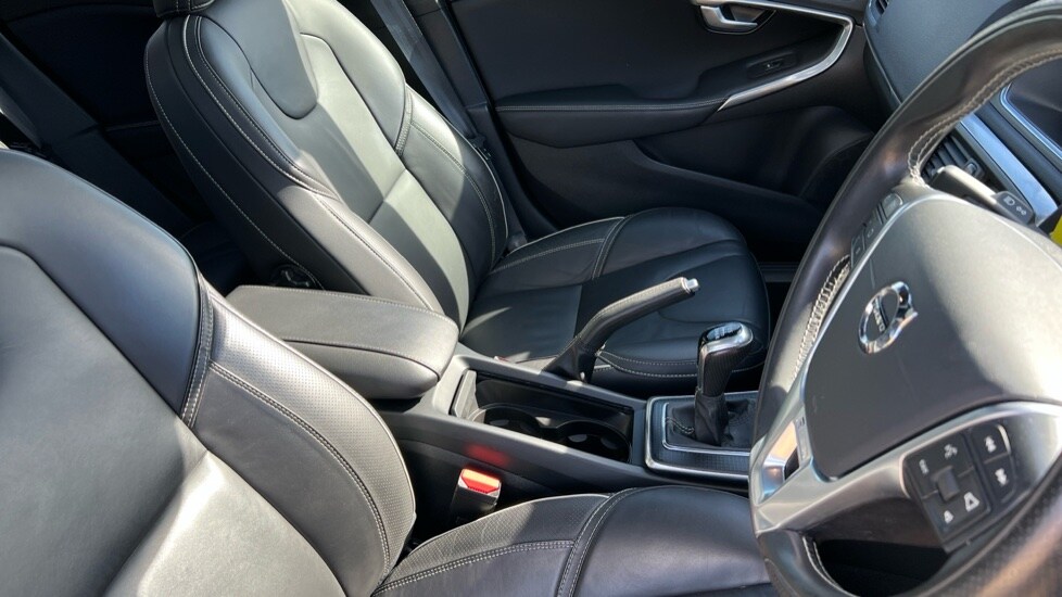 Used Volvo V40 2019 for sale - 75984858: Photo 9