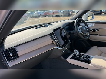 Used Volvo XC90 2025 for sale - 76116756: Photo