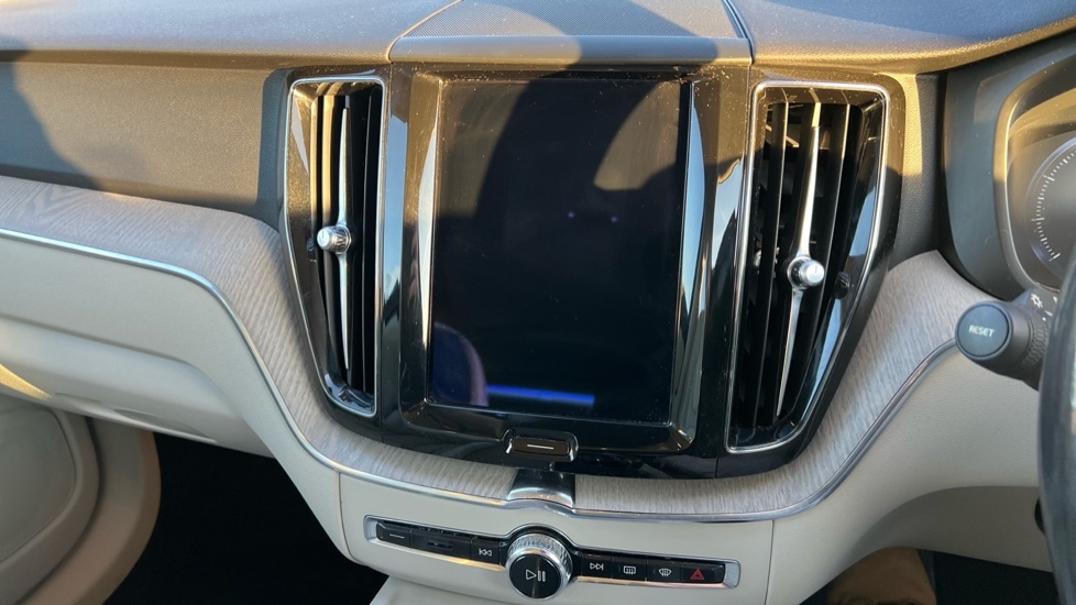 Used Volvo XC60 2017 for sale - 76672569: Photo 22