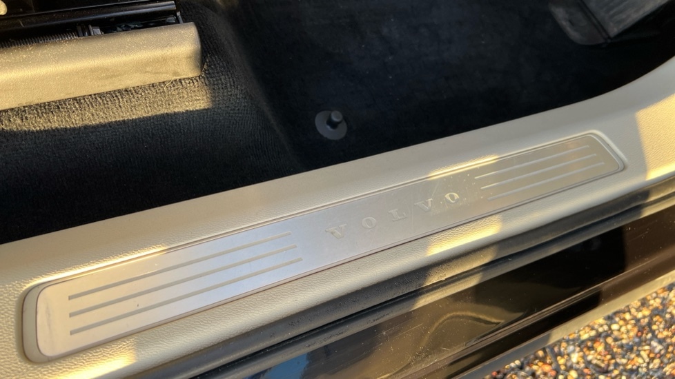 Used Volvo XC60 2017 for sale - 76672569: Photo 43