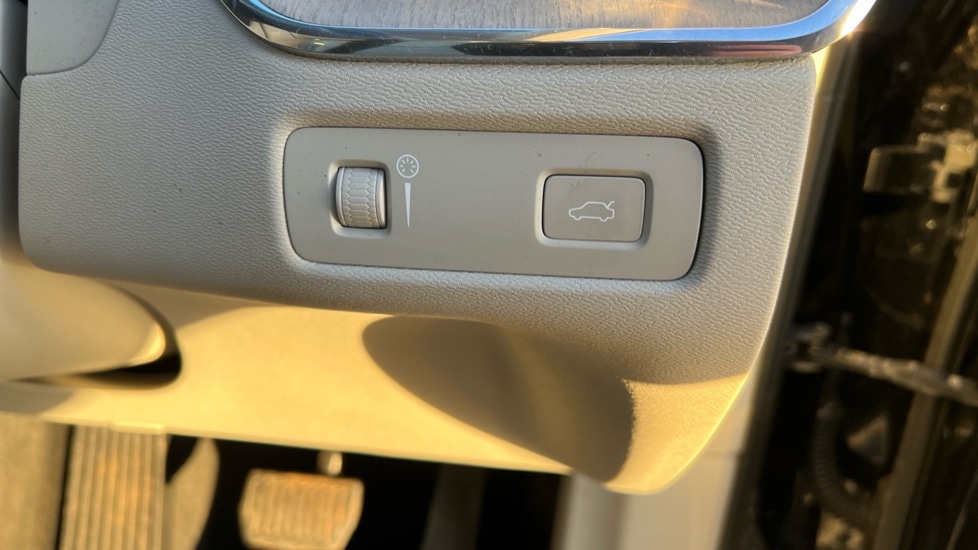 Used Volvo XC60 2017 for sale - 76672569: Photo 46