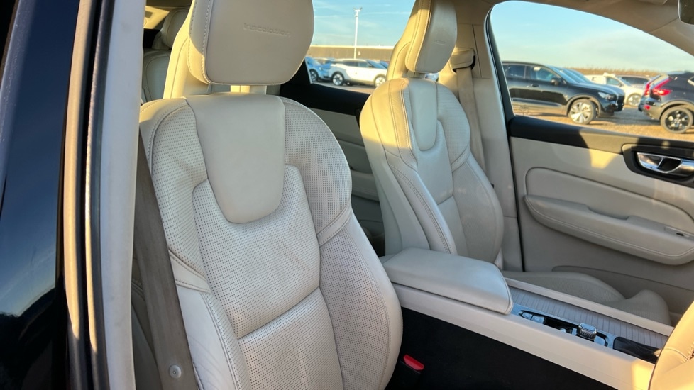 Used Volvo XC60 2017 for sale - 76672569: Photo 9