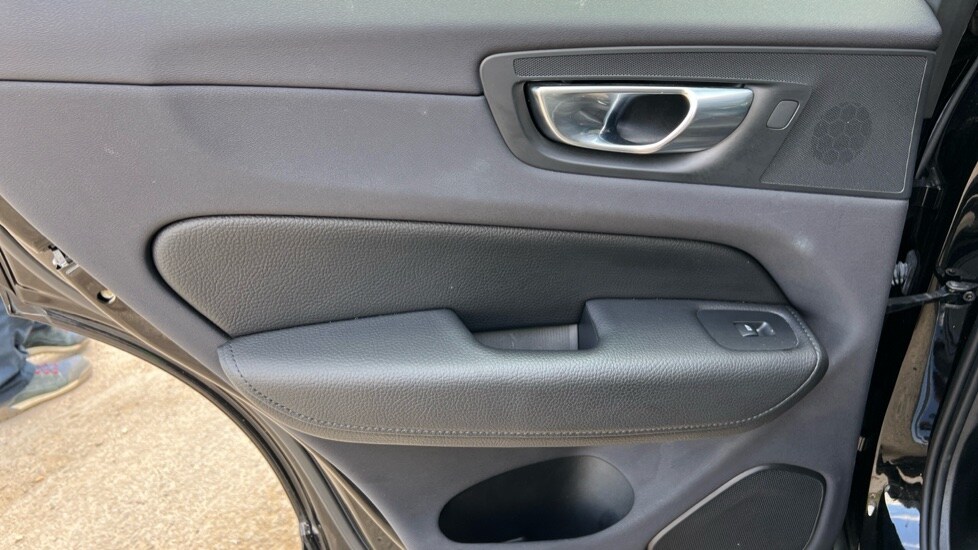 Used Volvo XC60 2021 for sale - 76044439: Photo 37