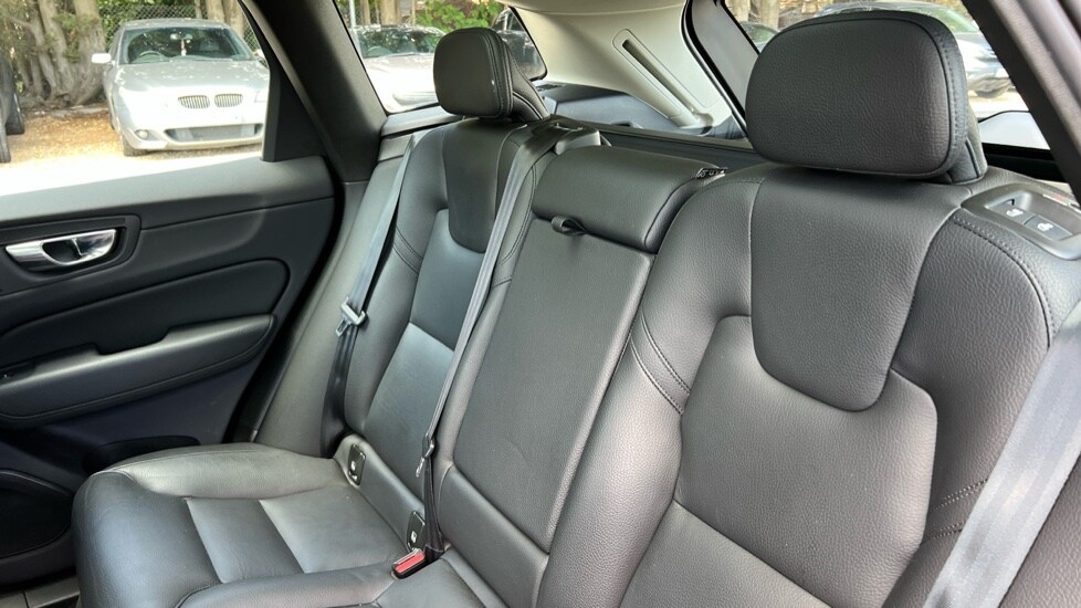 Used Volvo XC60 2021 for sale - 76044439: Photo 39