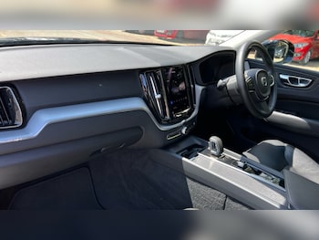 Used Volvo XC60 2021 for sale - 76044439: Photo 4