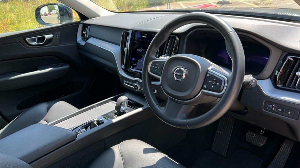 Used Volvo XC60 2021 for sale - 76044439: Photo 5