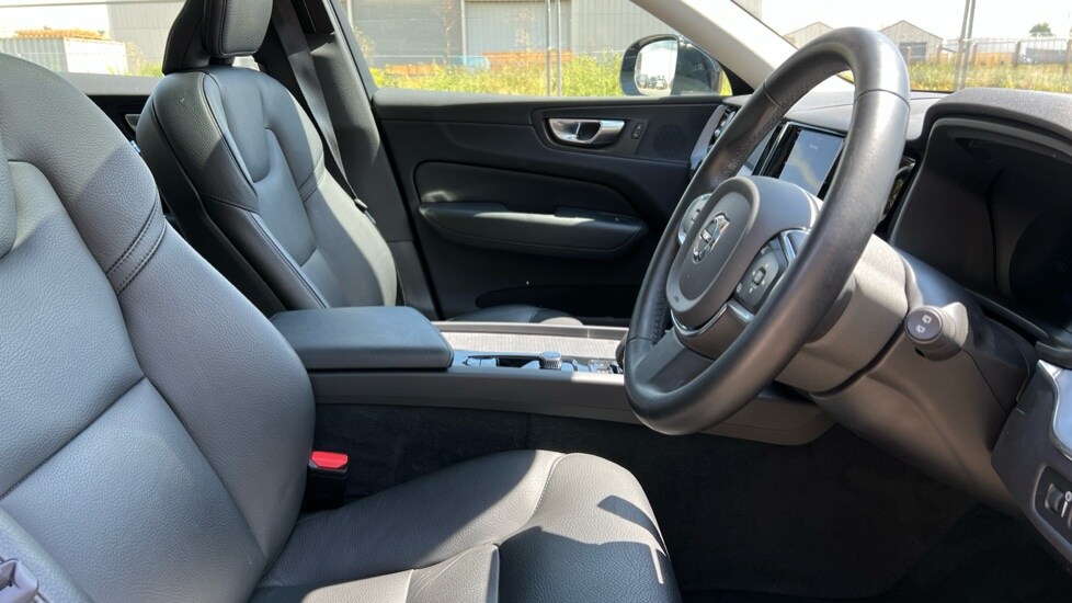 Used Volvo XC60 2021 for sale - 76044439: Photo 9