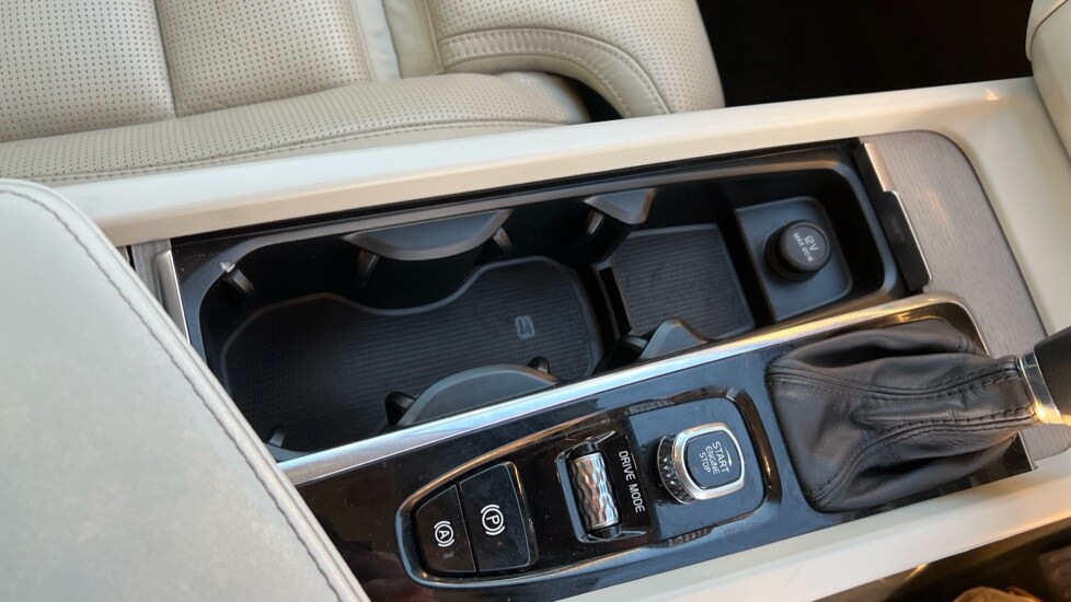 Used Volvo XC60 2017 for sale - 76731459: Photo 50