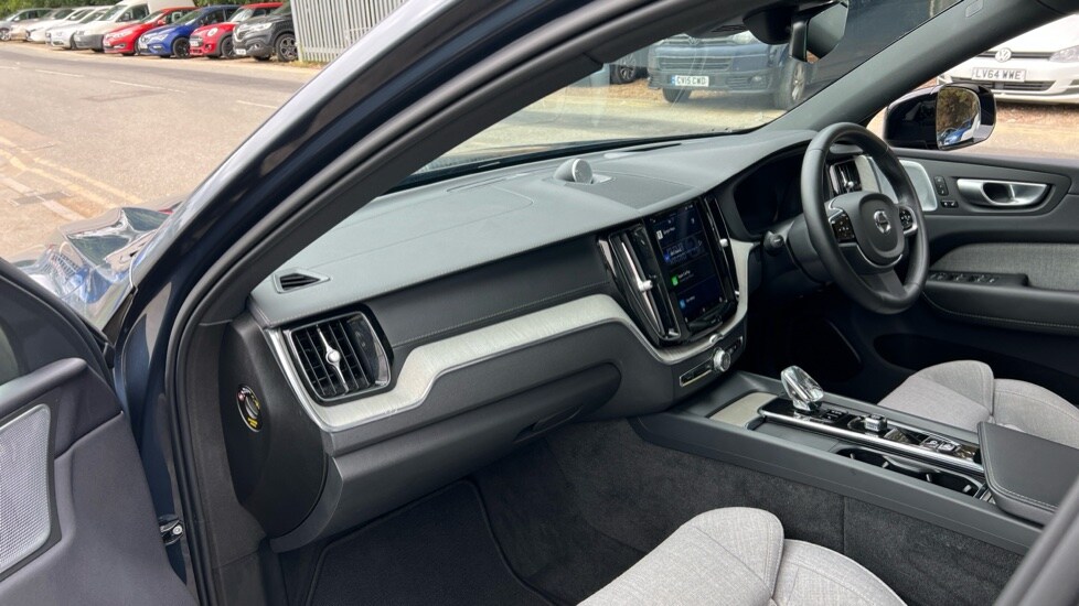 Used Volvo XC60 2023 for sale - 75992847: Photo 10