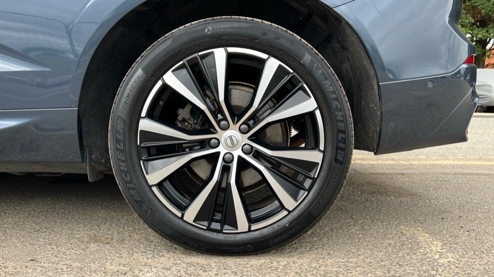 Used Volvo XC60 2023 for sale - 75992847: Photo 11
