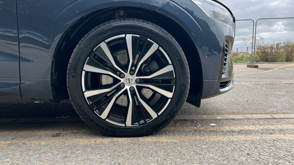 Used Volvo XC60 2023 for sale - 75992847: Photo 17