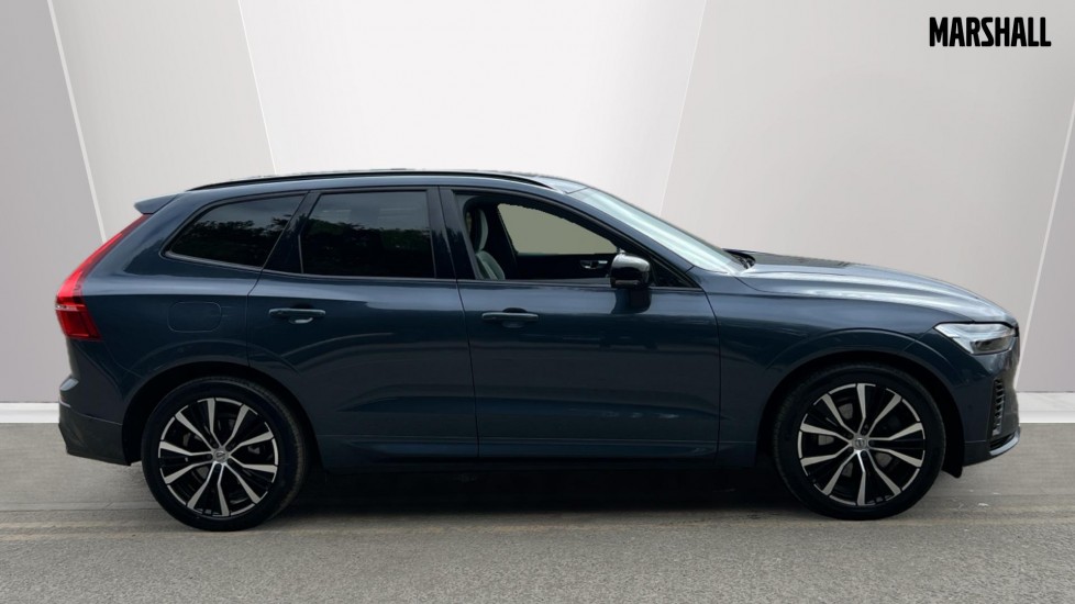 Used Volvo XC60 2023 for sale - 75992847: Photo 2