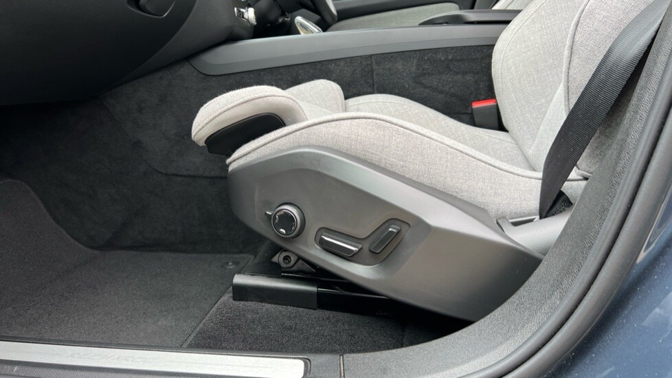 Used Volvo XC60 2023 for sale - 75992847: Photo 34