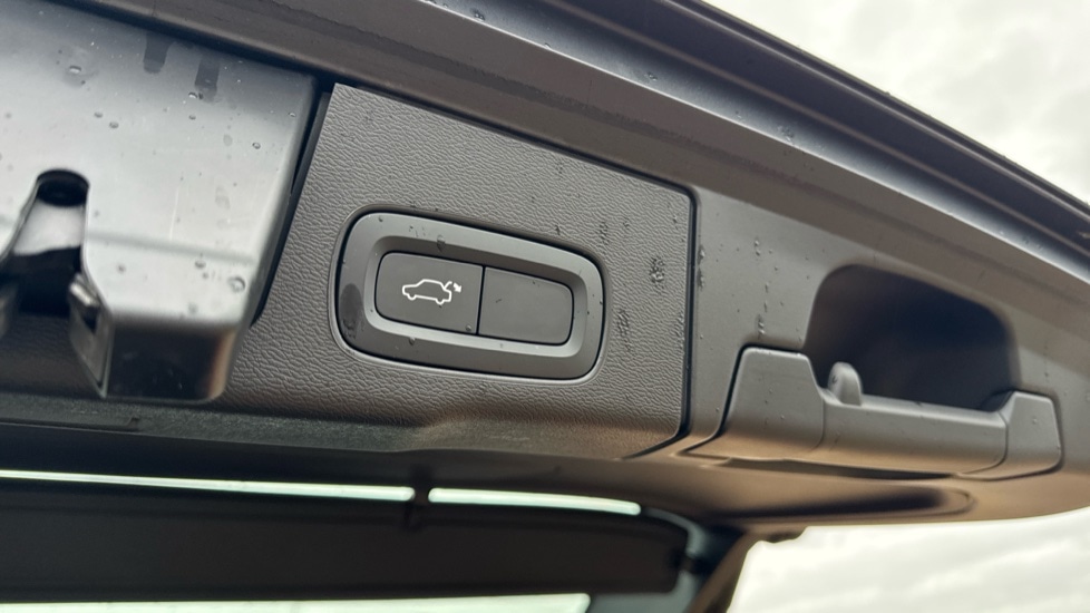 Used Volvo XC60 2022 for sale - 76874521: Photo 28