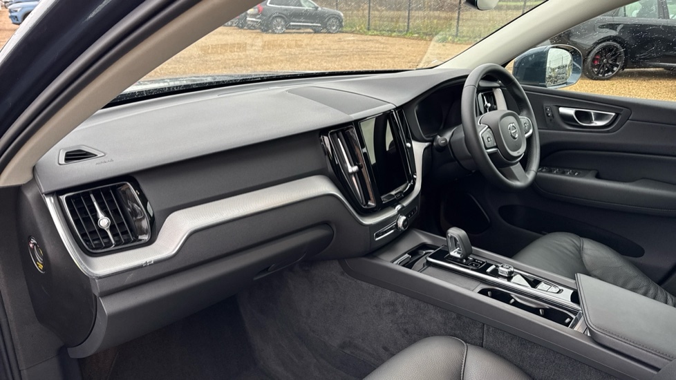 Used Volvo XC60 2022 for sale - 76874521: Photo 4