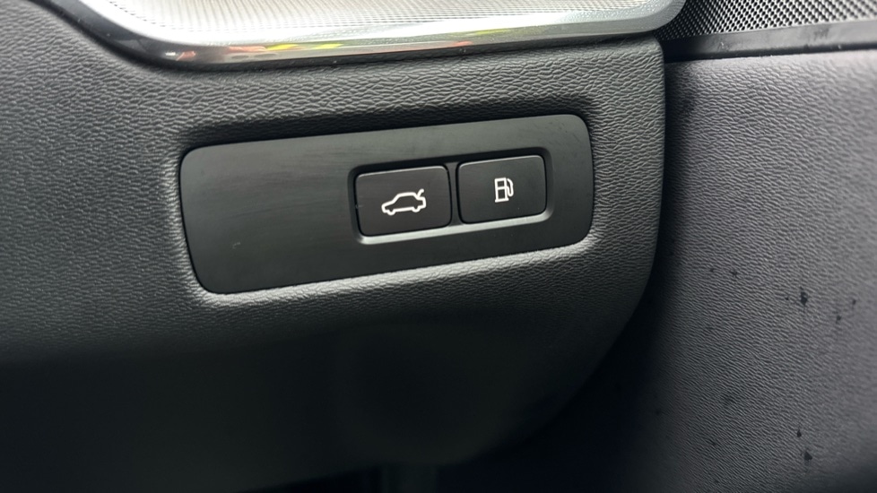 Used Volvo XC60 2022 for sale - 76874521: Photo 48