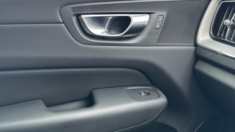 Used Volvo XC60 2022 for sale - 76874521: Photo 49