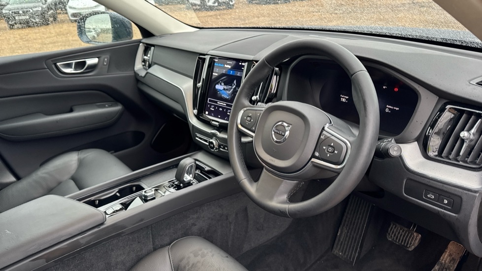 Used Volvo XC60 2022 for sale - 76874521: Photo 5