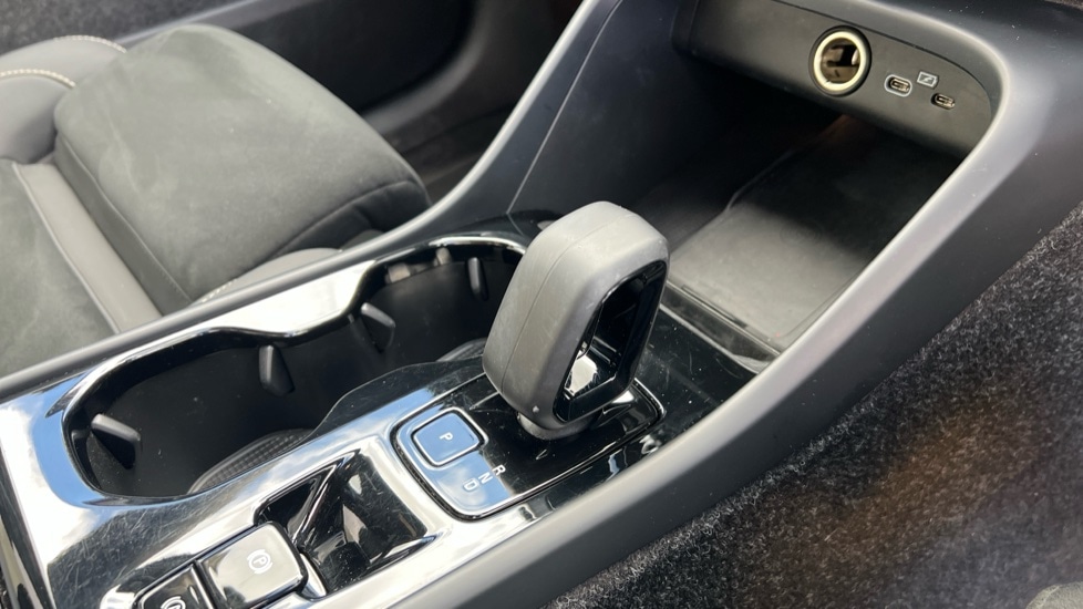 Used Volvo XC40 2025 for sale - 76332283: Photo 14