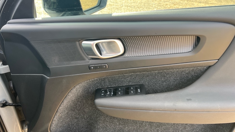 Used Volvo XC40 2025 for sale - 76332283: Photo 15