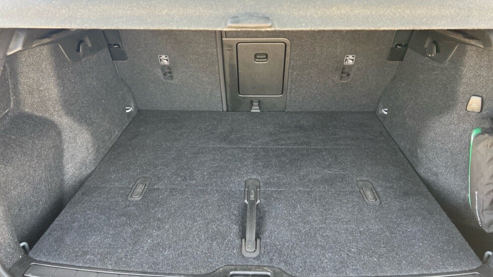 Used Volvo XC40 2025 for sale - 76332283: Photo 17