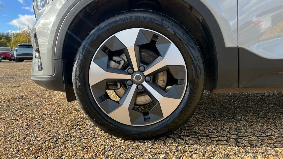 Used Volvo XC40 2025 for sale - 76332283: Photo 25